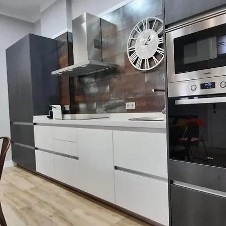 Cruces Hospital Metro باراكالدو